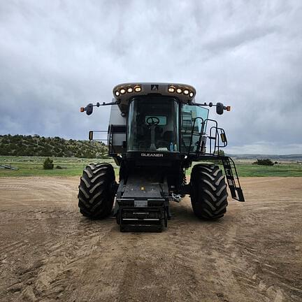 Image of Gleaner R76 equipment image 3