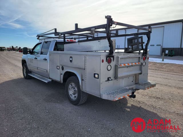 Image of GMC 2500HD equipment image 3