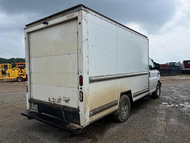 Image of GMC 3500 equipment image 3