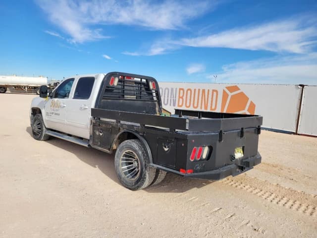 Image of GMC 3500 equipment image 2