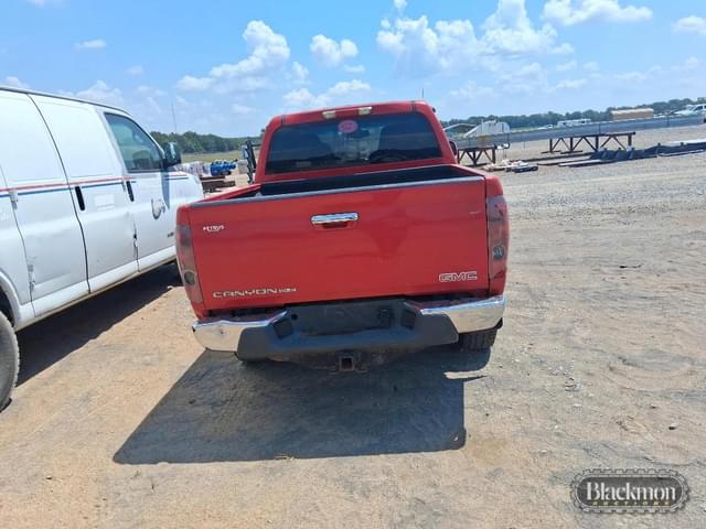 Image of GMC Canyon equipment image 4
