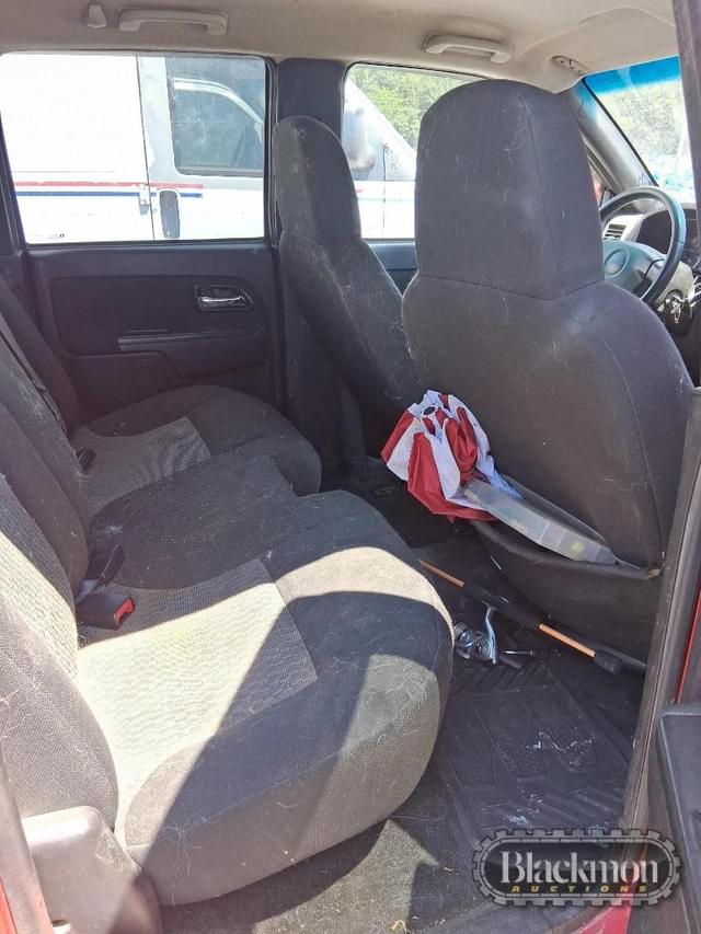 Image of GMC Canyon equipment image 3