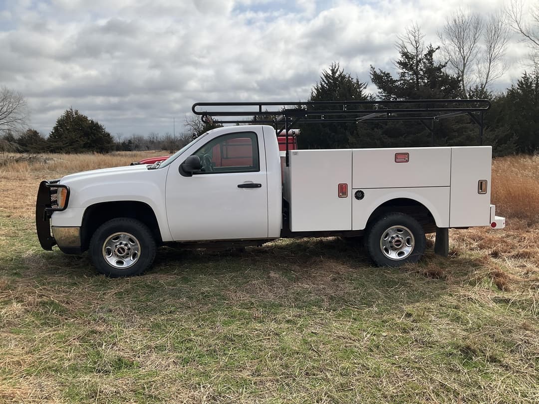 Image of GMC Sierra 1500 Primary image