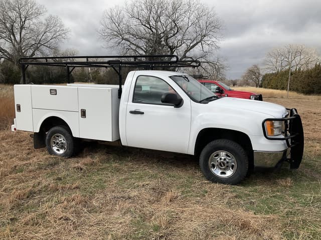 Image of GMC Sierra 1500 equipment image 2