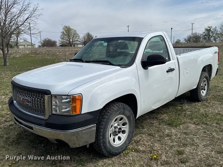 2010 GMC Sierra 1500 Equipment Image0