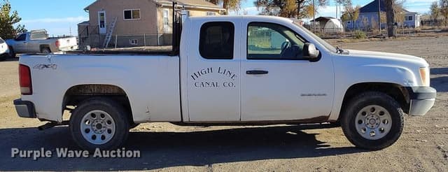 Image of GMC Sierra 1500 equipment image 3