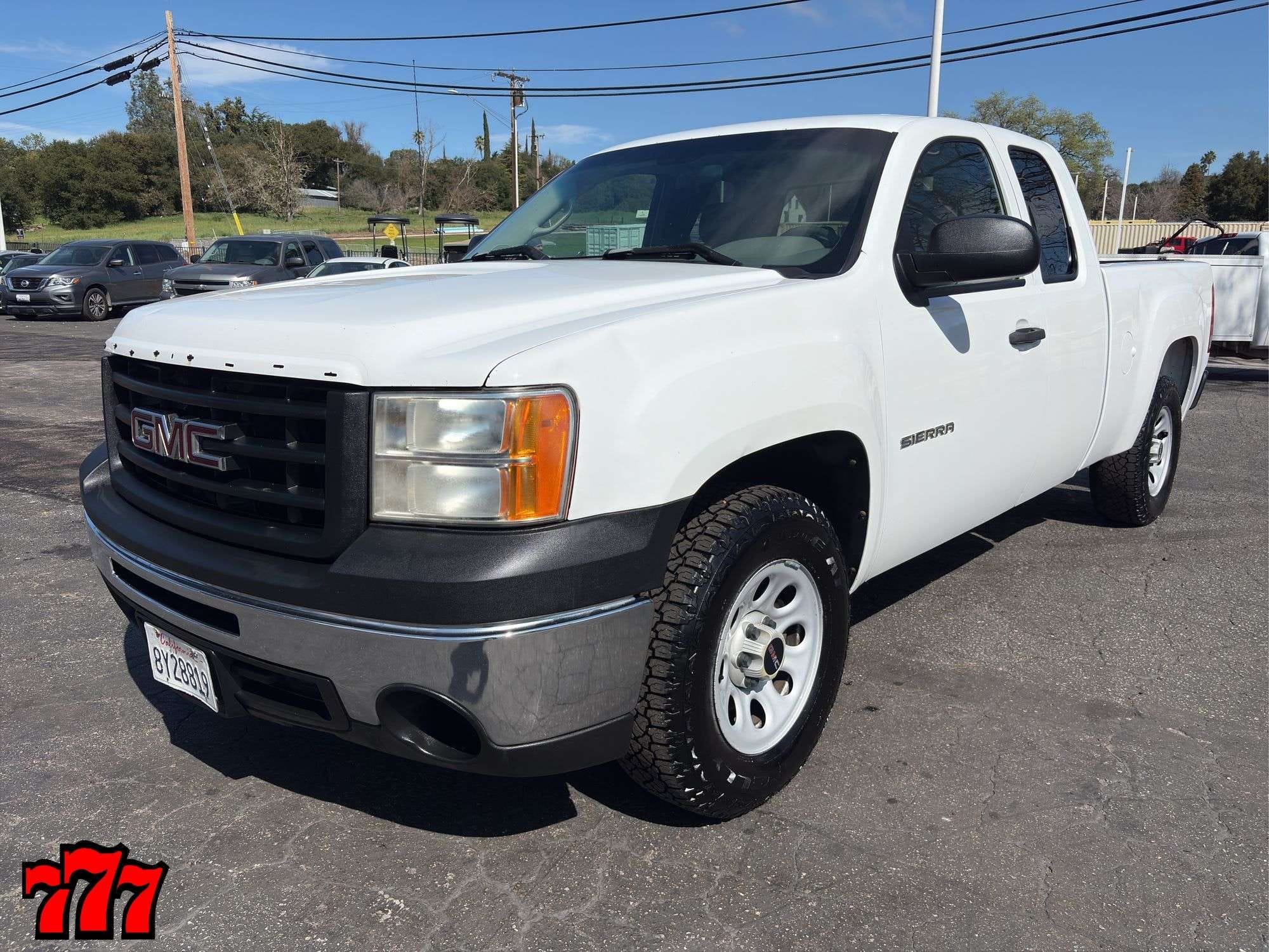 2010 GMC 1500 Equipment Image0