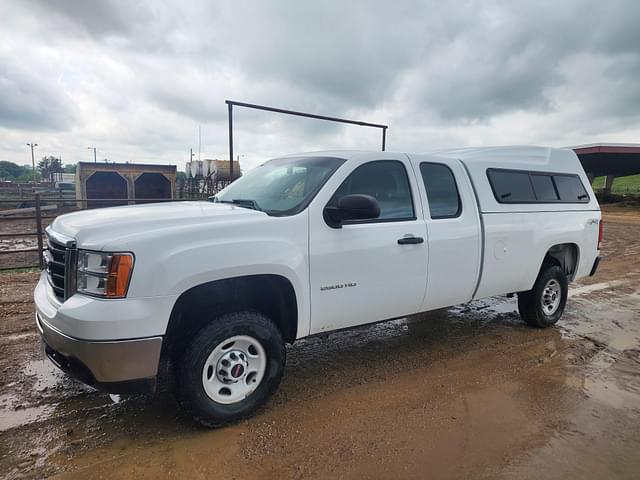 Image of GMC 2500HD equipment image 3
