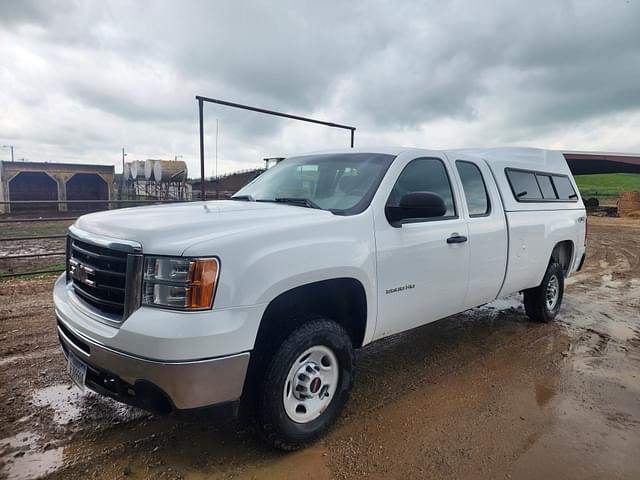 Image of GMC 2500HD equipment image 4