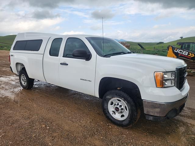 Image of GMC 2500HD equipment image 2