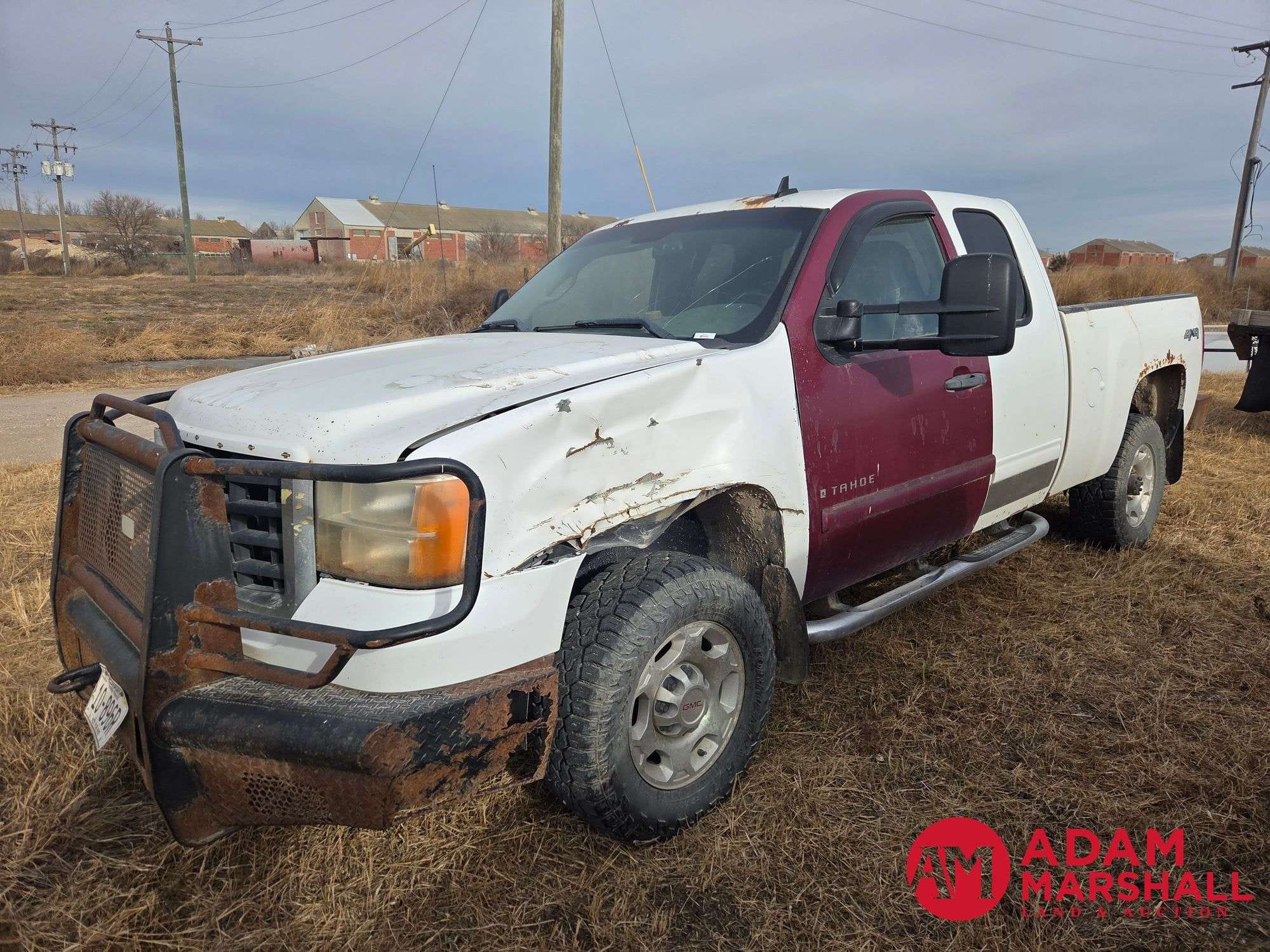 2010 GMC 2500 Equipment Image0