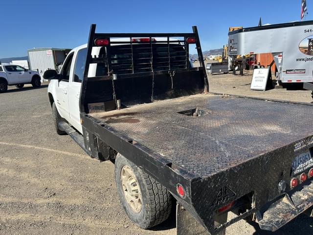Image of GMC 2500HD equipment image 4