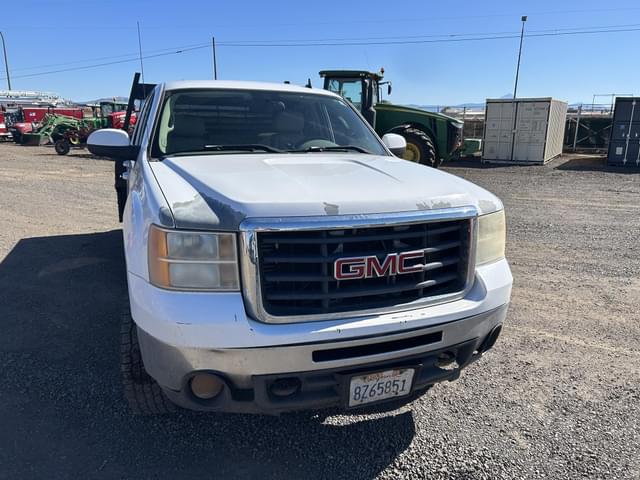 Image of GMC 2500HD equipment image 1