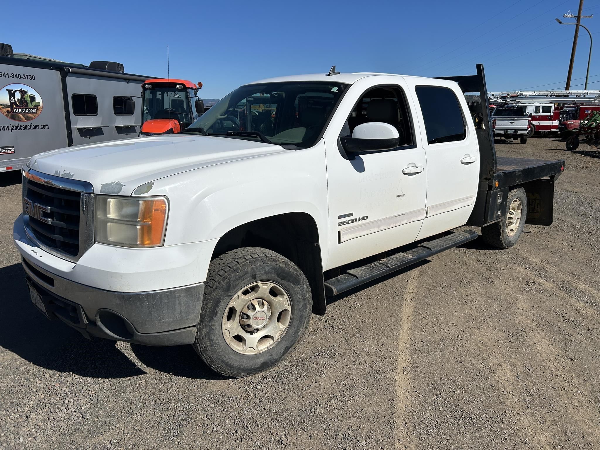 2010 GMC 2500HD Equipment Image0