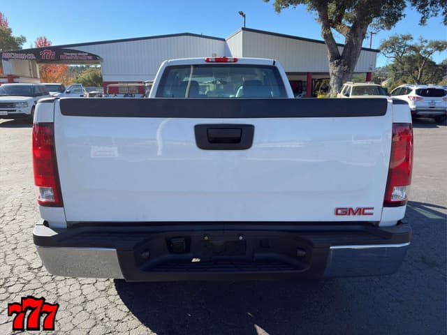 Image of GMC 3500HD equipment image 4