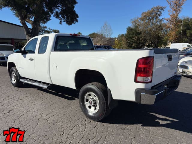 Image of GMC 3500HD equipment image 3