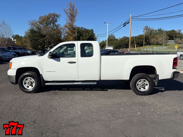 Image of GMC 3500HD equipment image 2