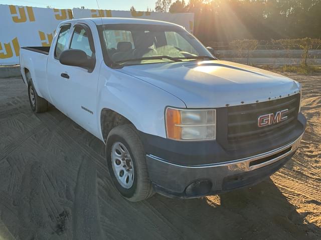 Image of GMC Sierra equipment image 2
