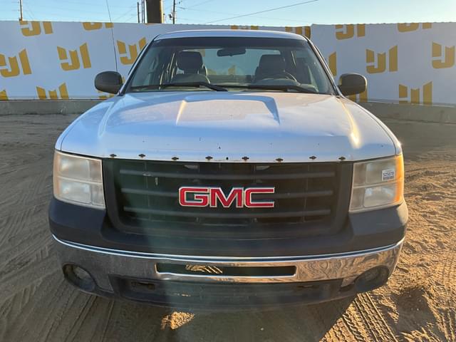Image of GMC Sierra equipment image 1