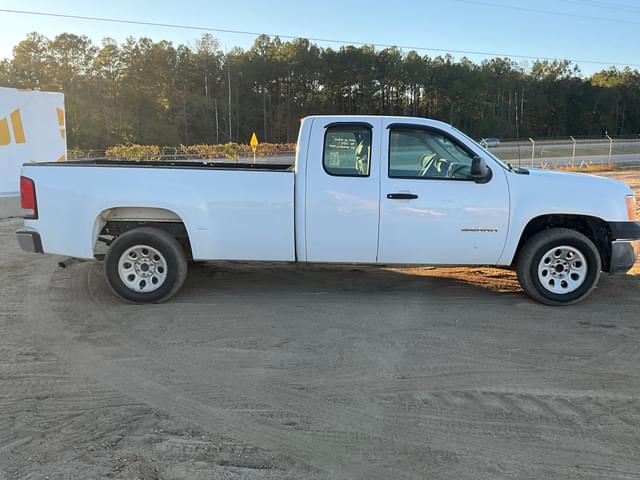 Image of GMC Sierra equipment image 3