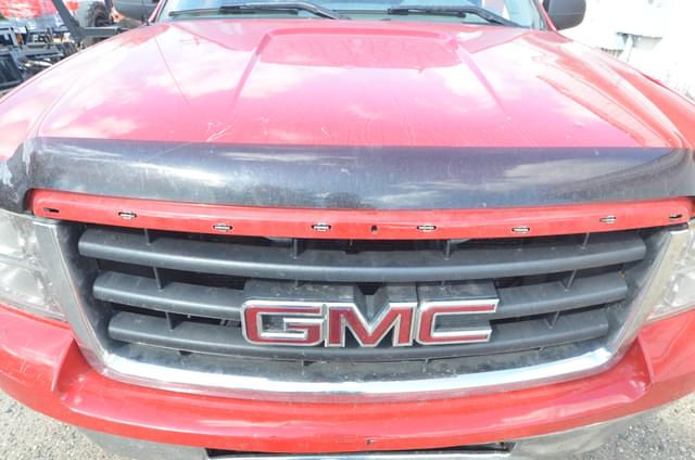 Image of GMC Sierra equipment image 4