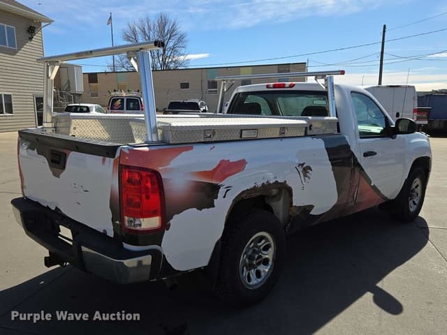 Image of GMC Sierra equipment image 4