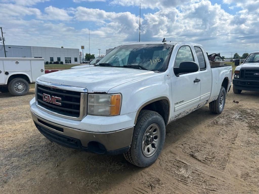 Image of GMC Sierra 1500 Primary image