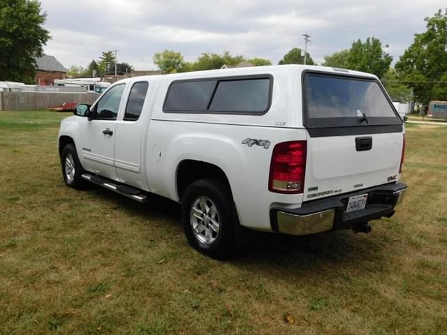 Image of GMC Sierra equipment image 4