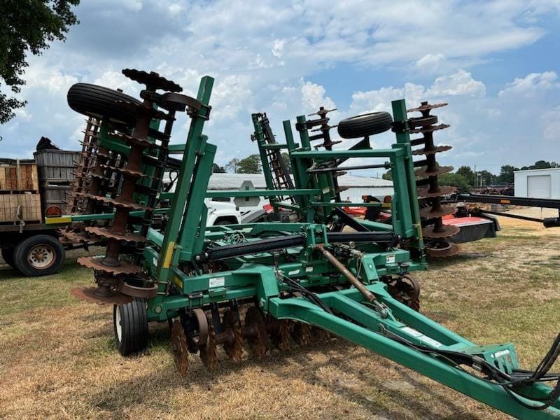 2010 Great Plains 2400TT Equipment Image0