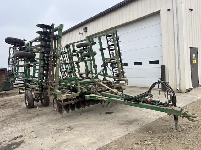 Image of Great Plains 8324DV equipment image 2