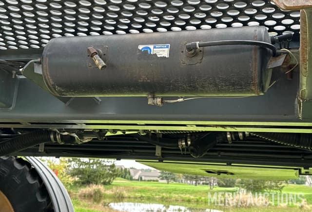 Image of Hagie STS14 equipment image 4