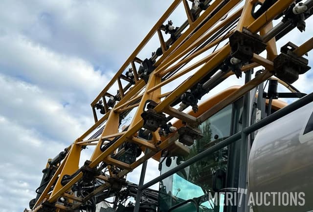 Image of Hagie STS14 equipment image 3