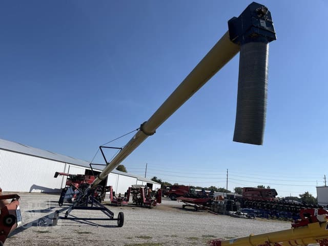 Image of Harvest International H1072 equipment image 3