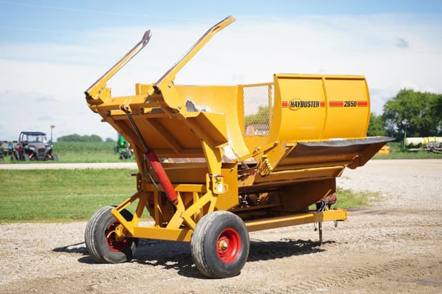 Image of Haybuster 2650 equipment image 4