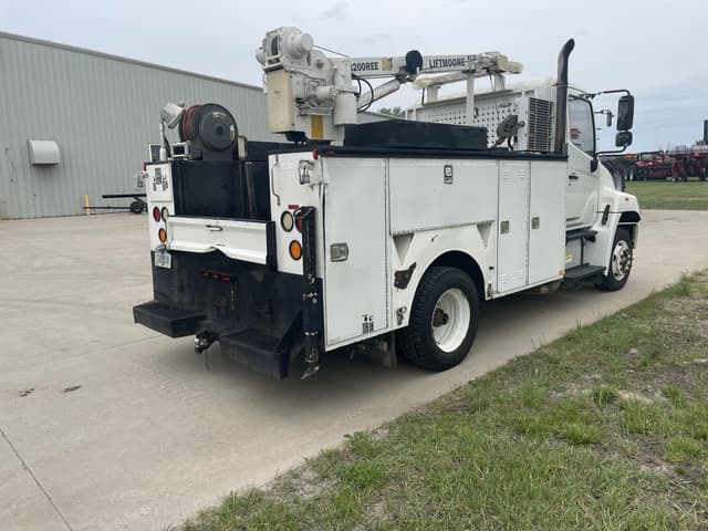 Image of Hino 258 equipment image 2