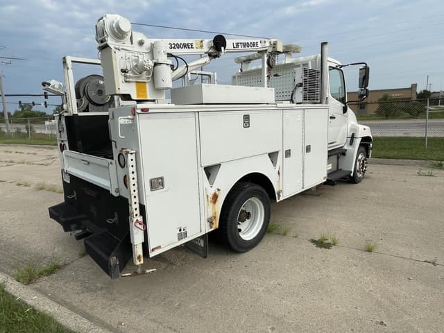Image of Hino 258 equipment image 3