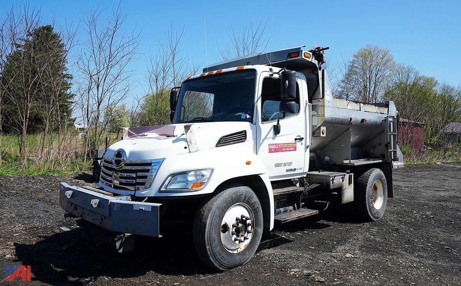 2010 Hino 338 Equipment Image0