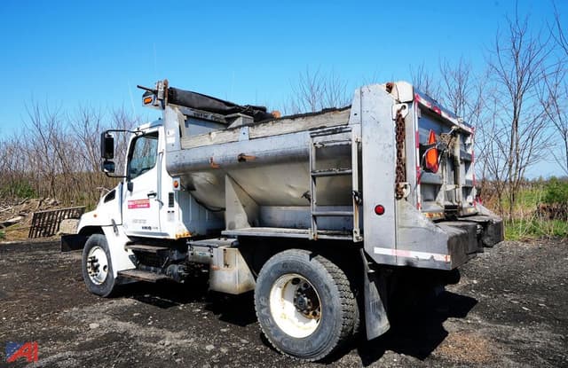 Image of Hino 338 equipment image 1