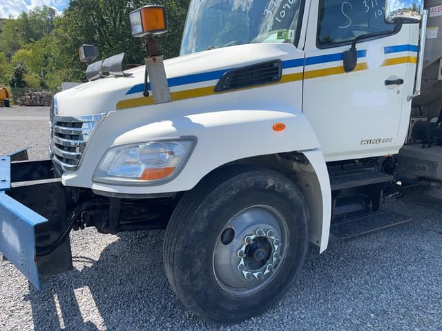 Image of Hino 338 equipment image 1
