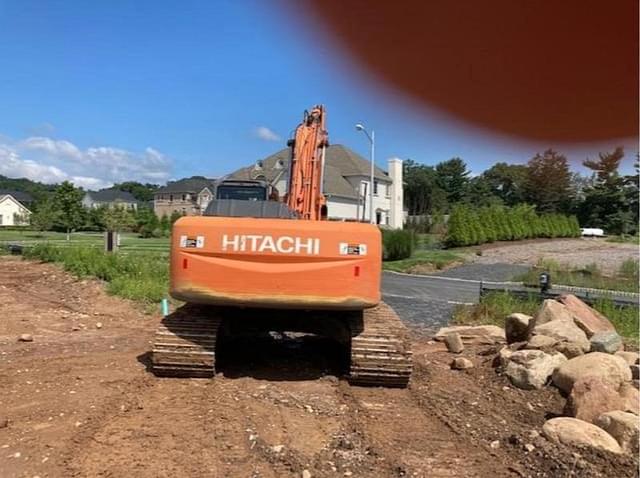 Image of Hitachi ZAXIS 240LC equipment image 2