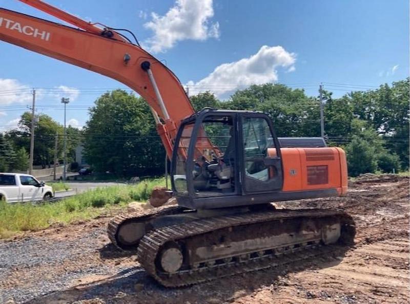 Image of Hitachi ZAXIS 240LC Primary image