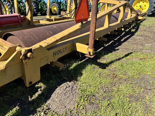 Image of Holly Undetermined equipment image 4