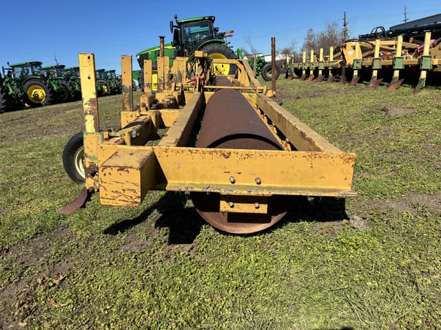 Image of Holly Undetermined equipment image 2