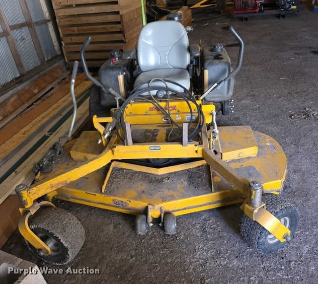 Image of Hustler Super Z equipment image 1