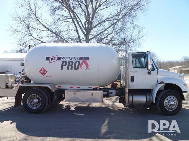 Image of International Dura Star 4400 equipment image 1