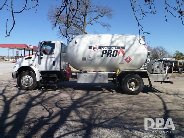 Image of International Dura Star 4400 equipment image 3
