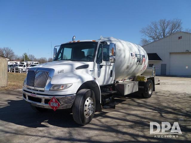 Image of International Dura Star 4400 equipment image 4