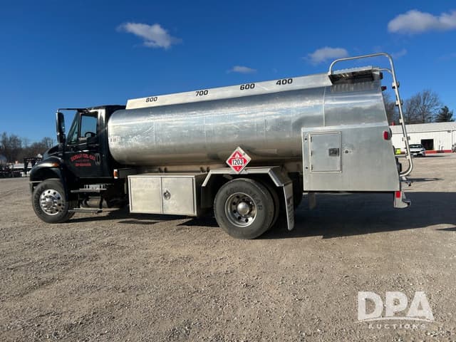 Image of International Dura Star 4400 equipment image 3