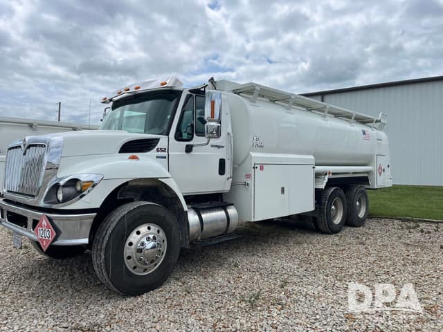 Image of International 7500 equipment image 1
