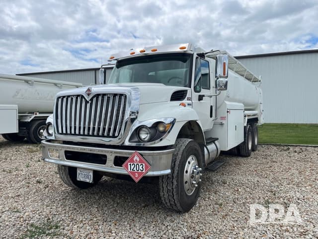 Image of International 7500 equipment image 2